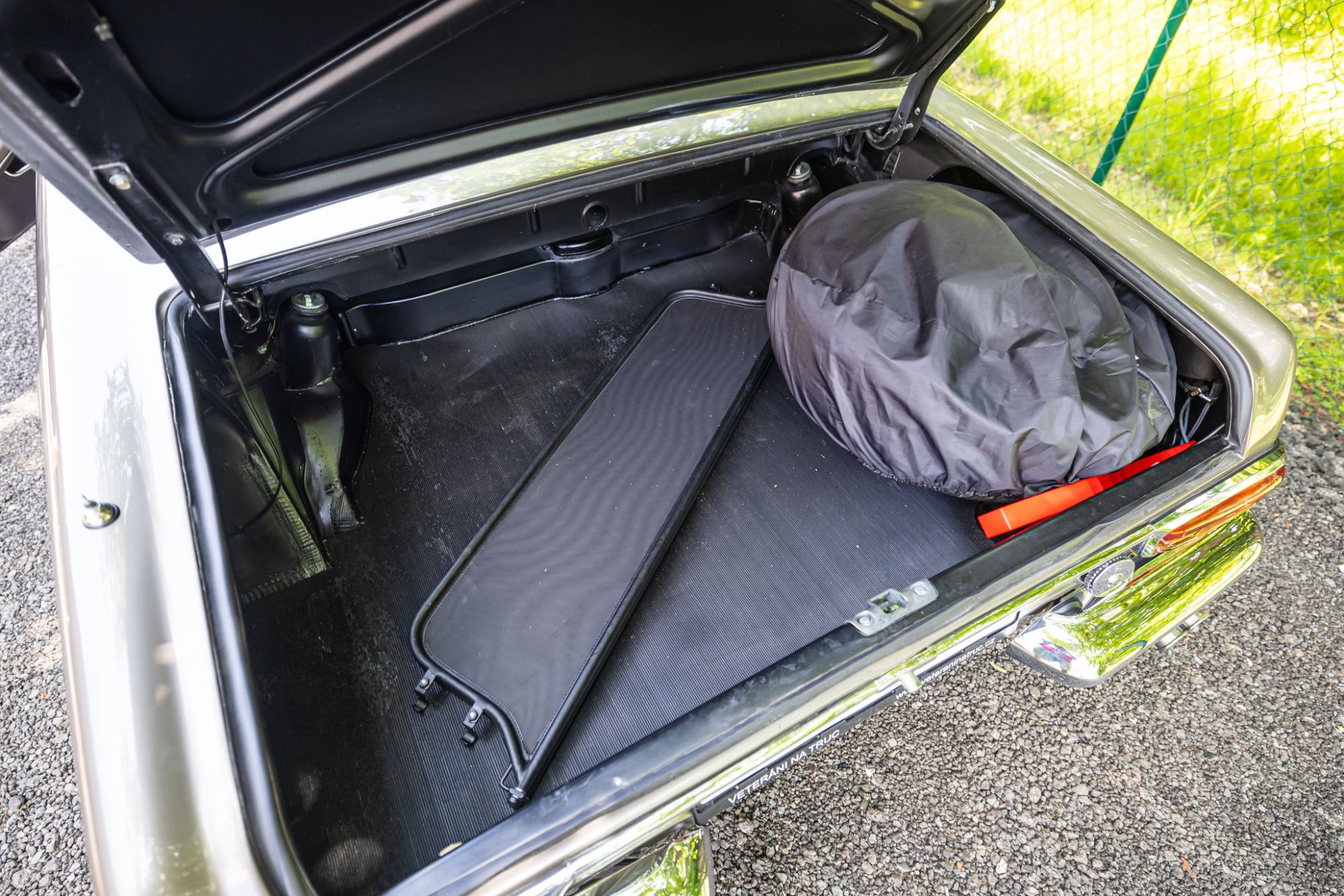 MB Pagoda 230 low_83.JPG