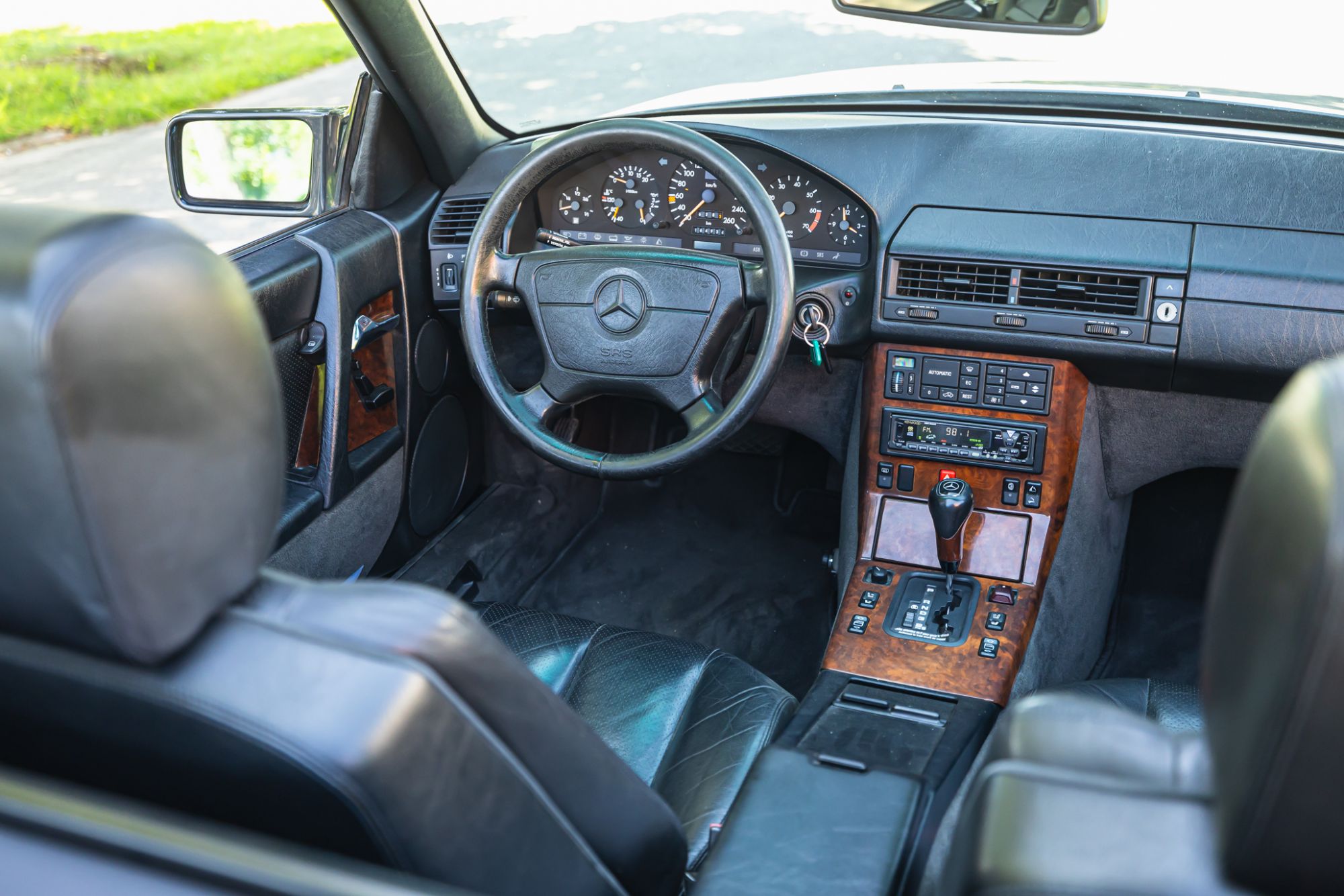 Mercedes 500SL_35.JPG