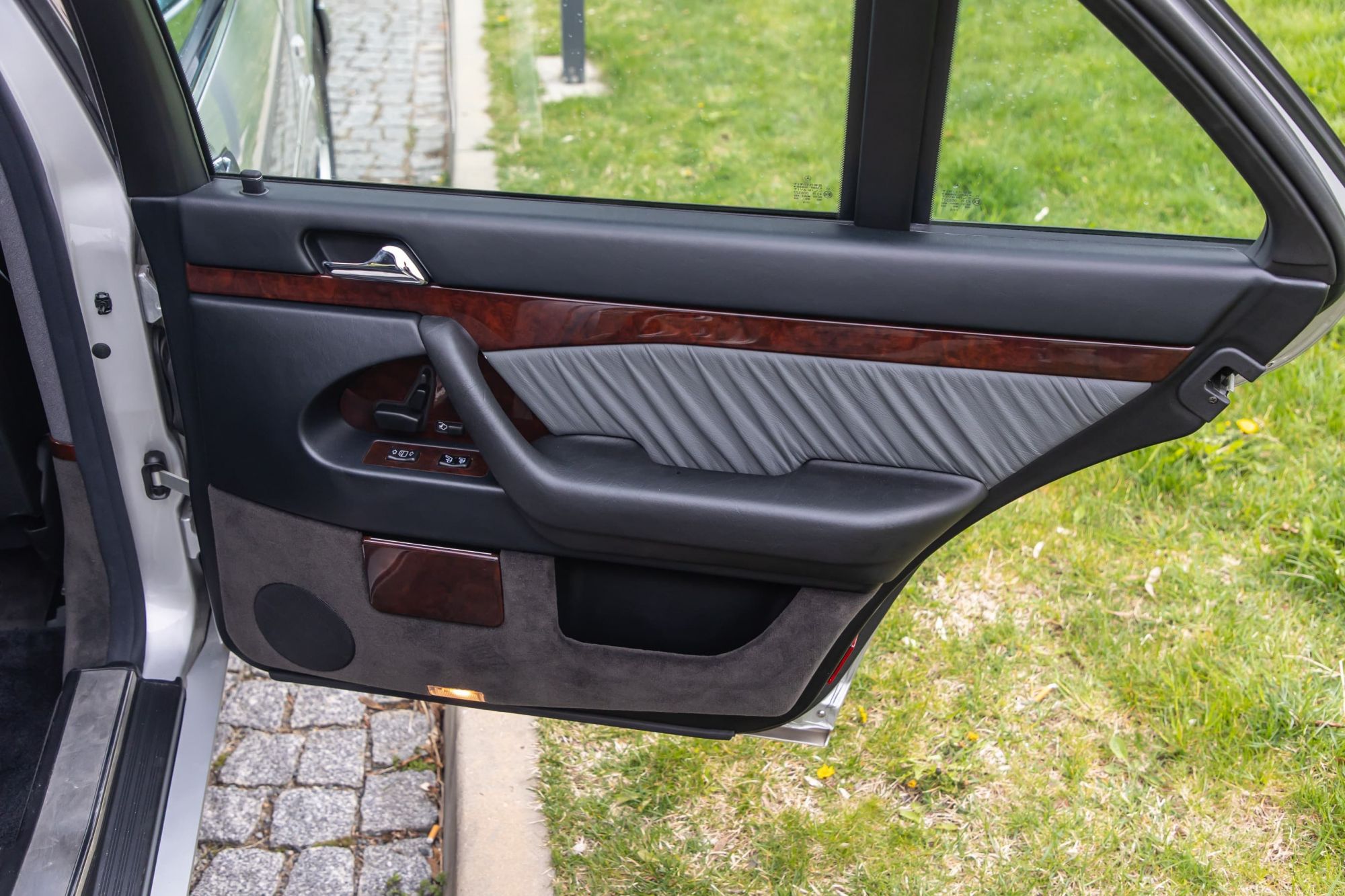 Mercedes Benz S600 W140_41