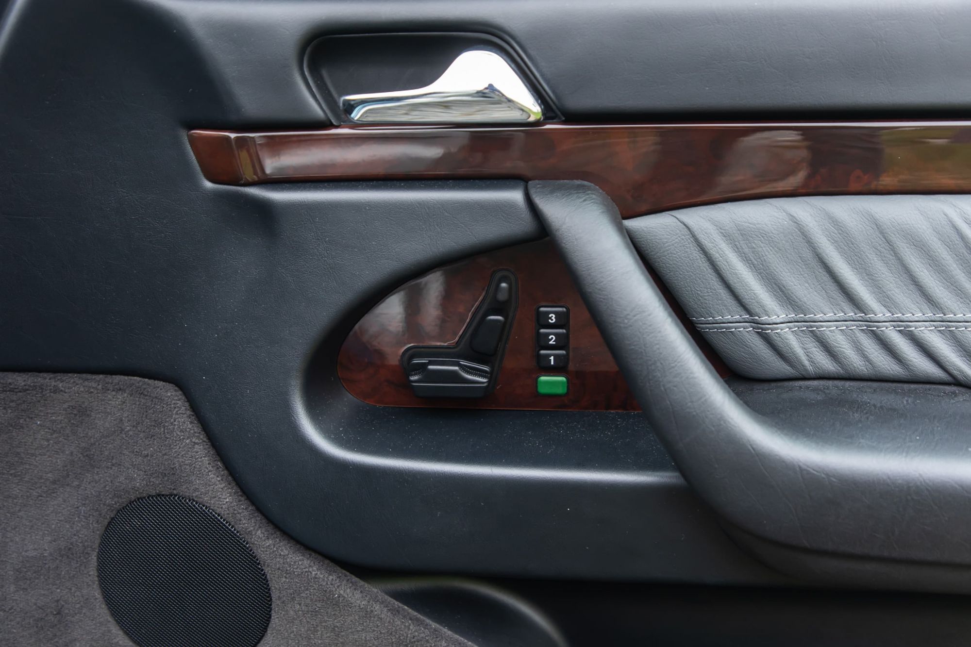 Mercedes Benz S600 W140_45