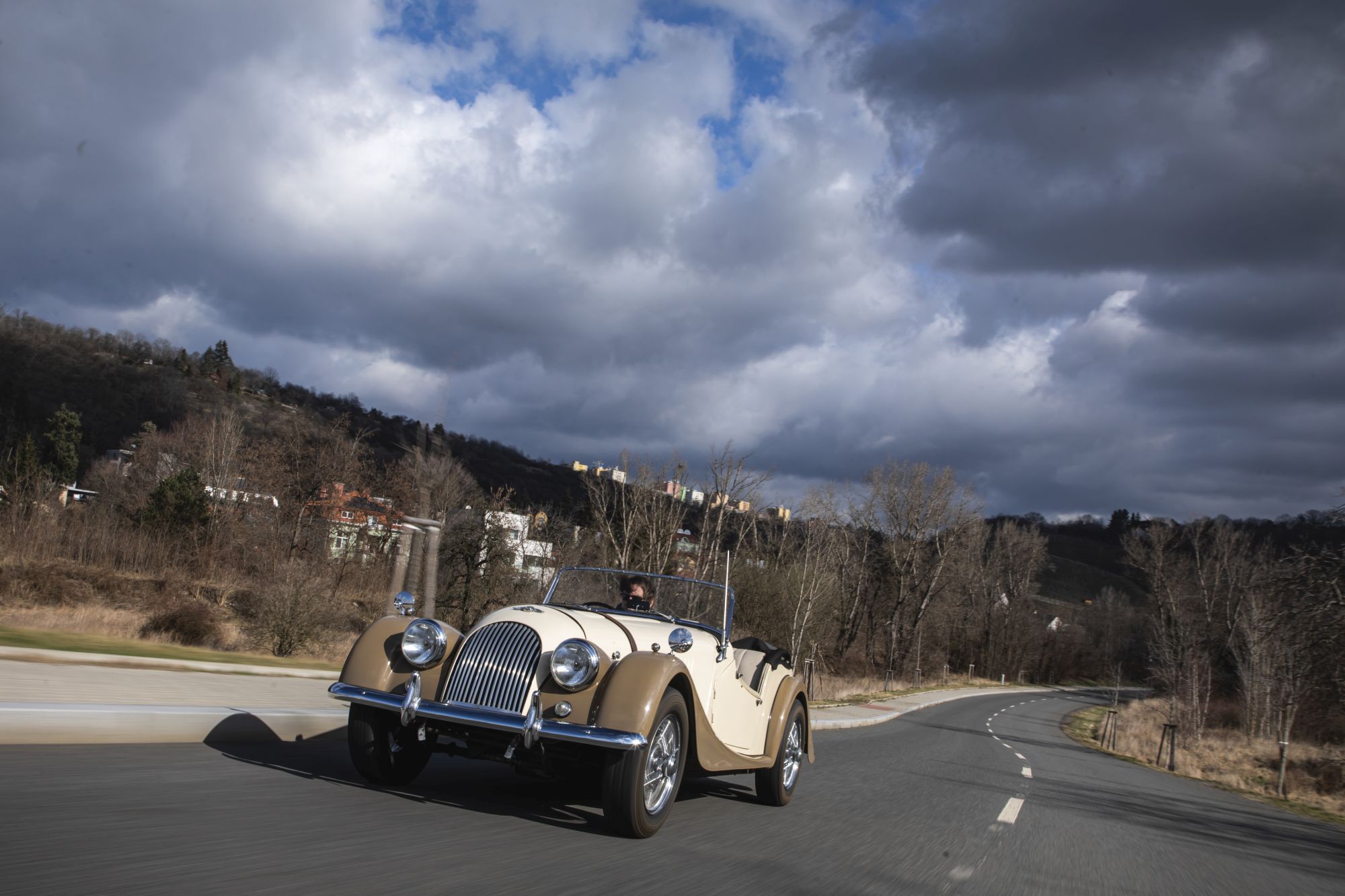 Morgen +4+ film auto_76