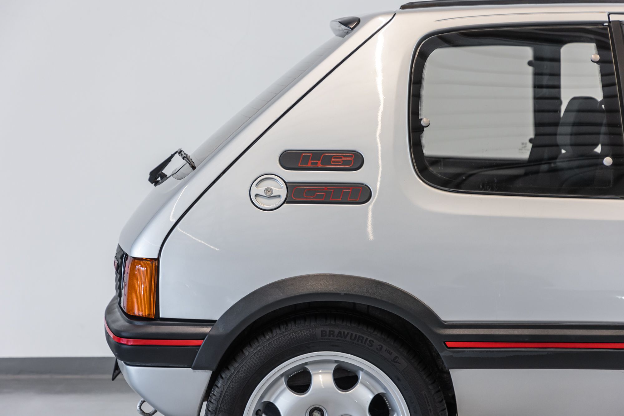 Peugeot 205 GTi_16.JPG