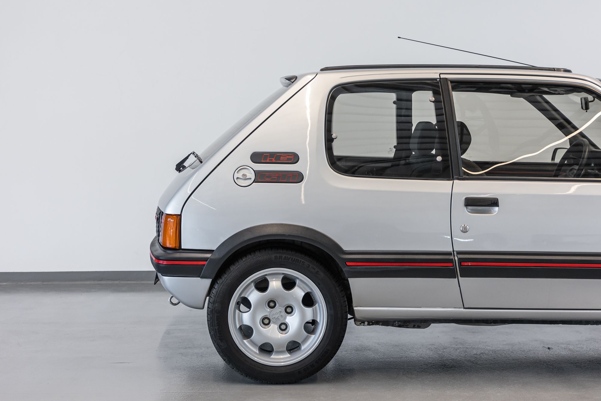 Peugeot 205 GTi_17.JPG