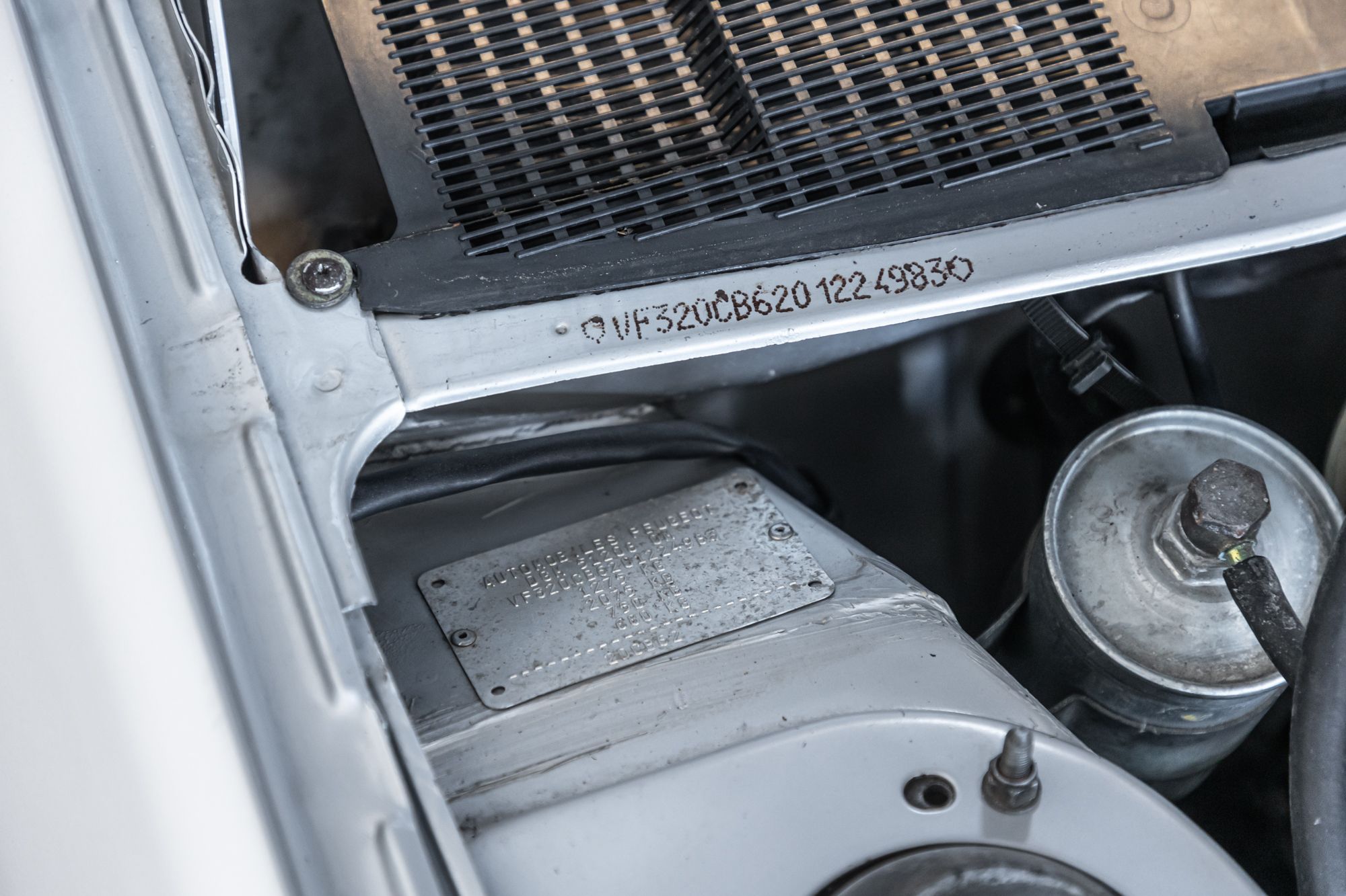 Peugeot 205 GTi_2.JPG