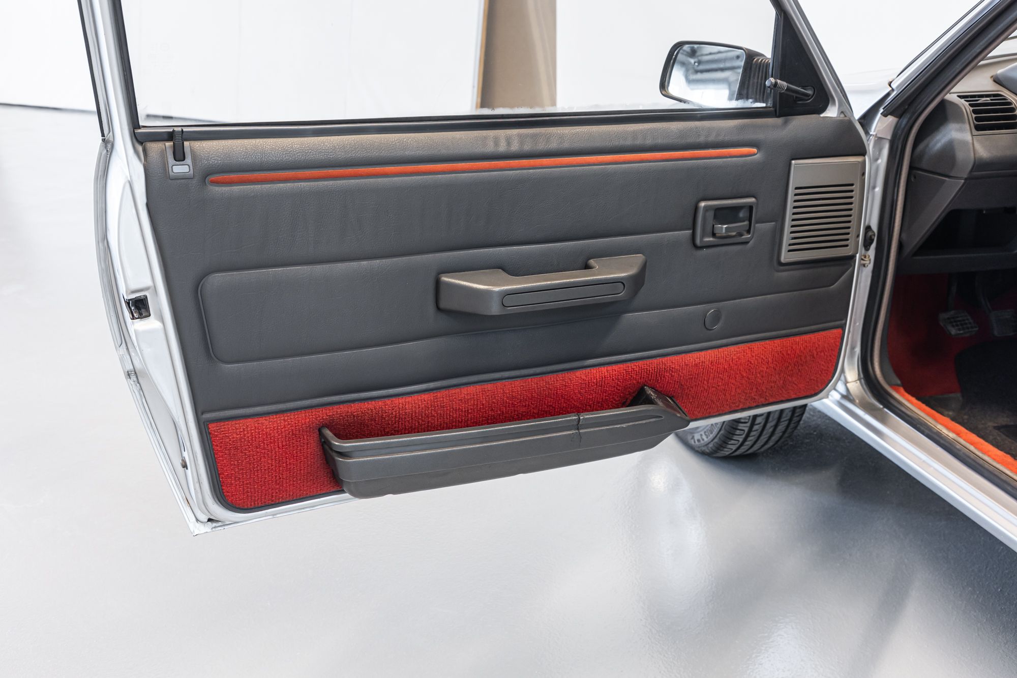 Peugeot 205 GTi_29.JPG