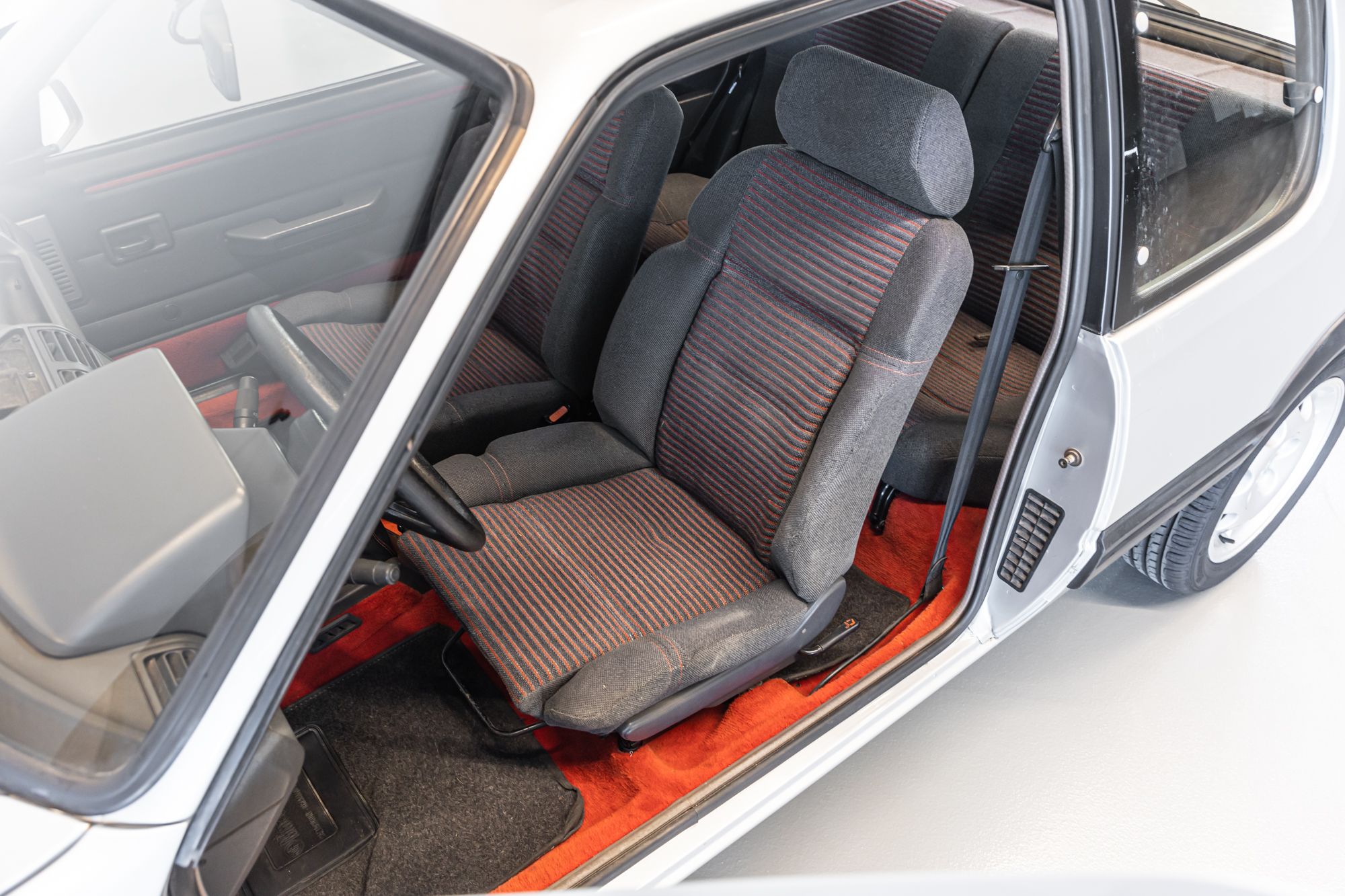 Peugeot 205 GTi_32.JPG