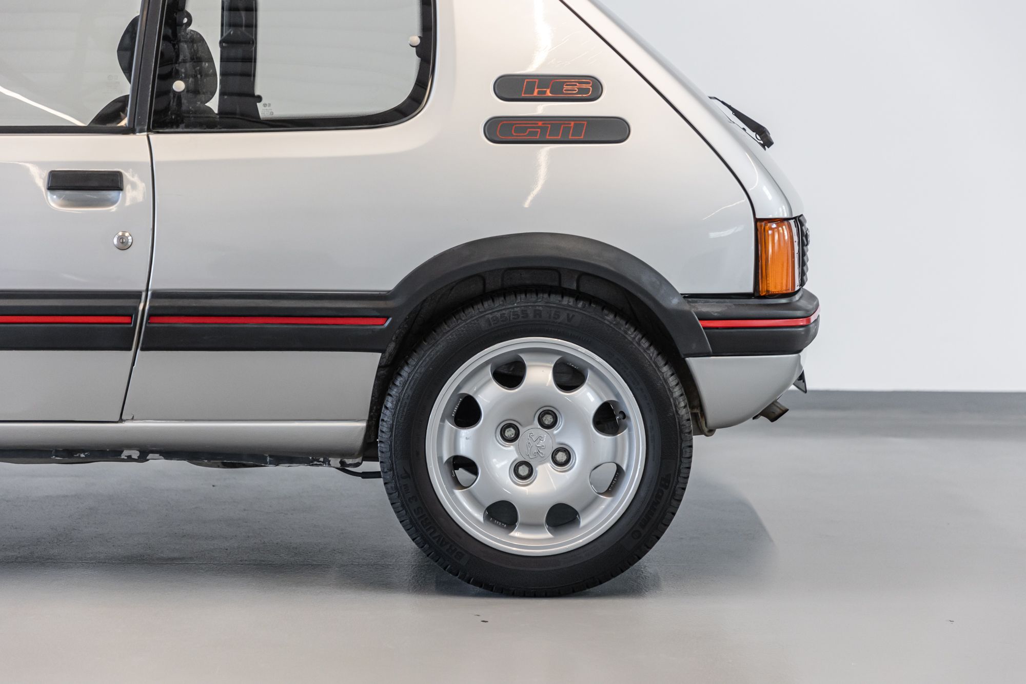 Peugeot 205 GTi_5.JPG