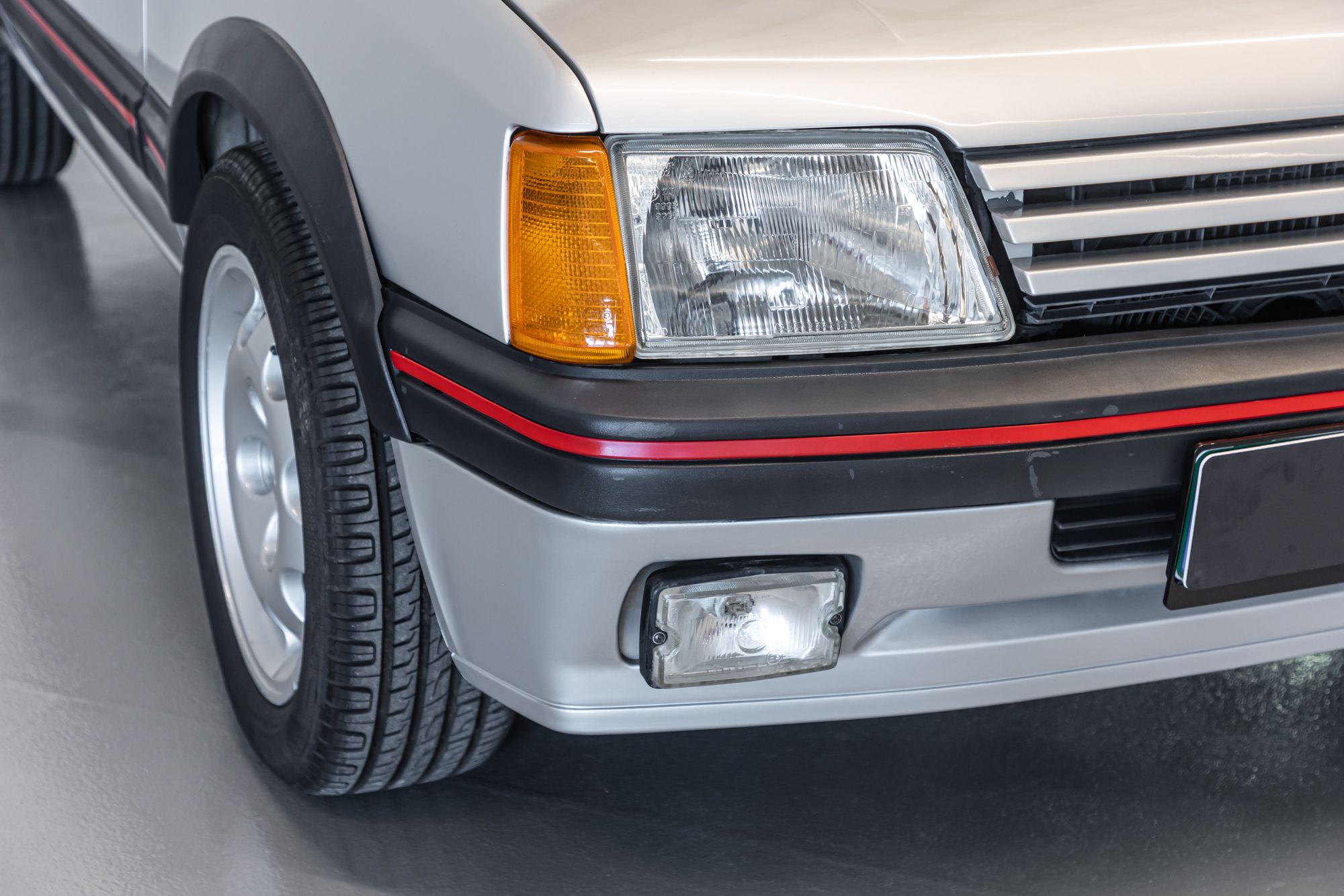 Peugeot 205 GTi_9.JPG