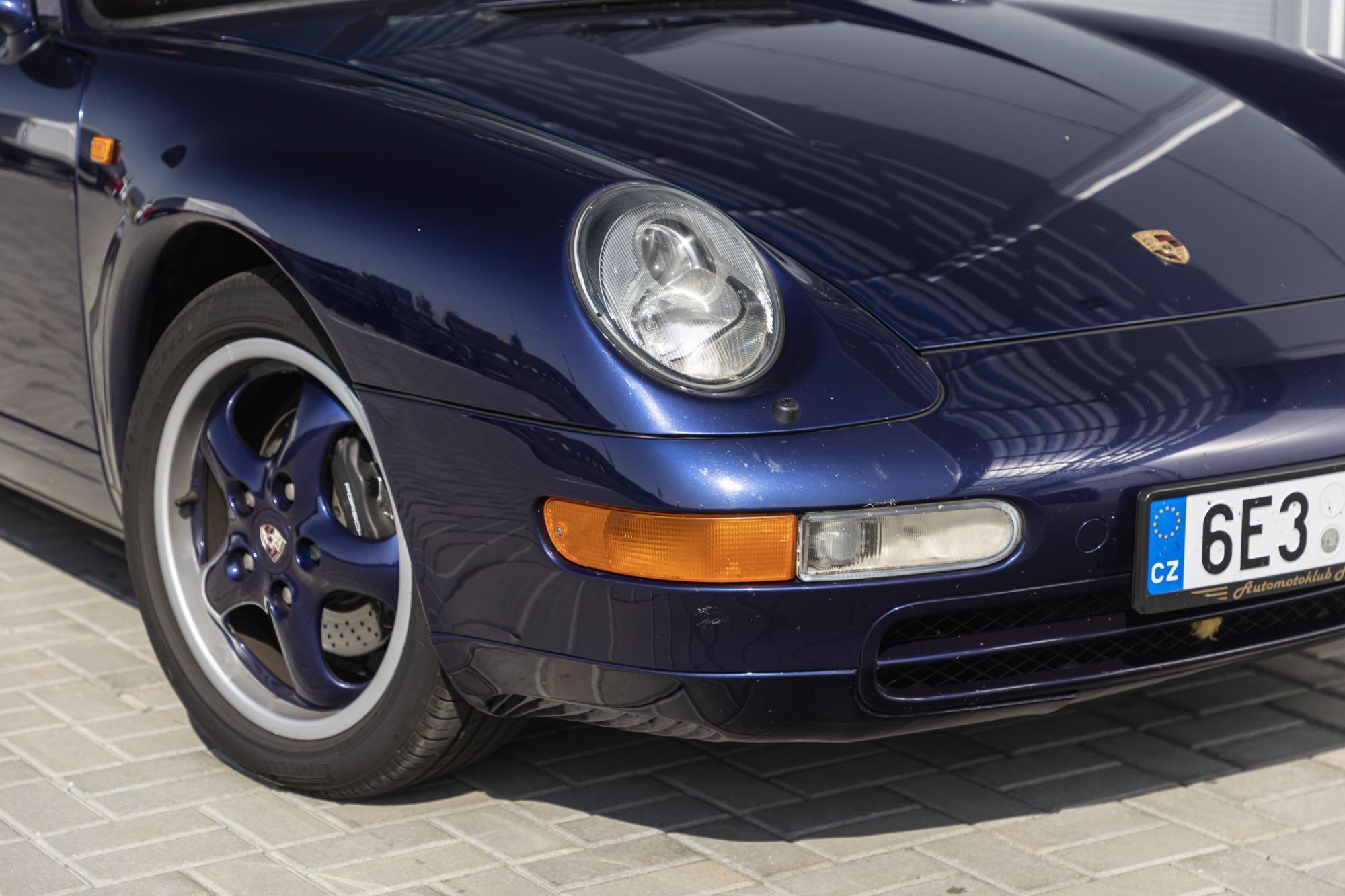 porsche-911-993-blue-2-auctomobile-1.jpg