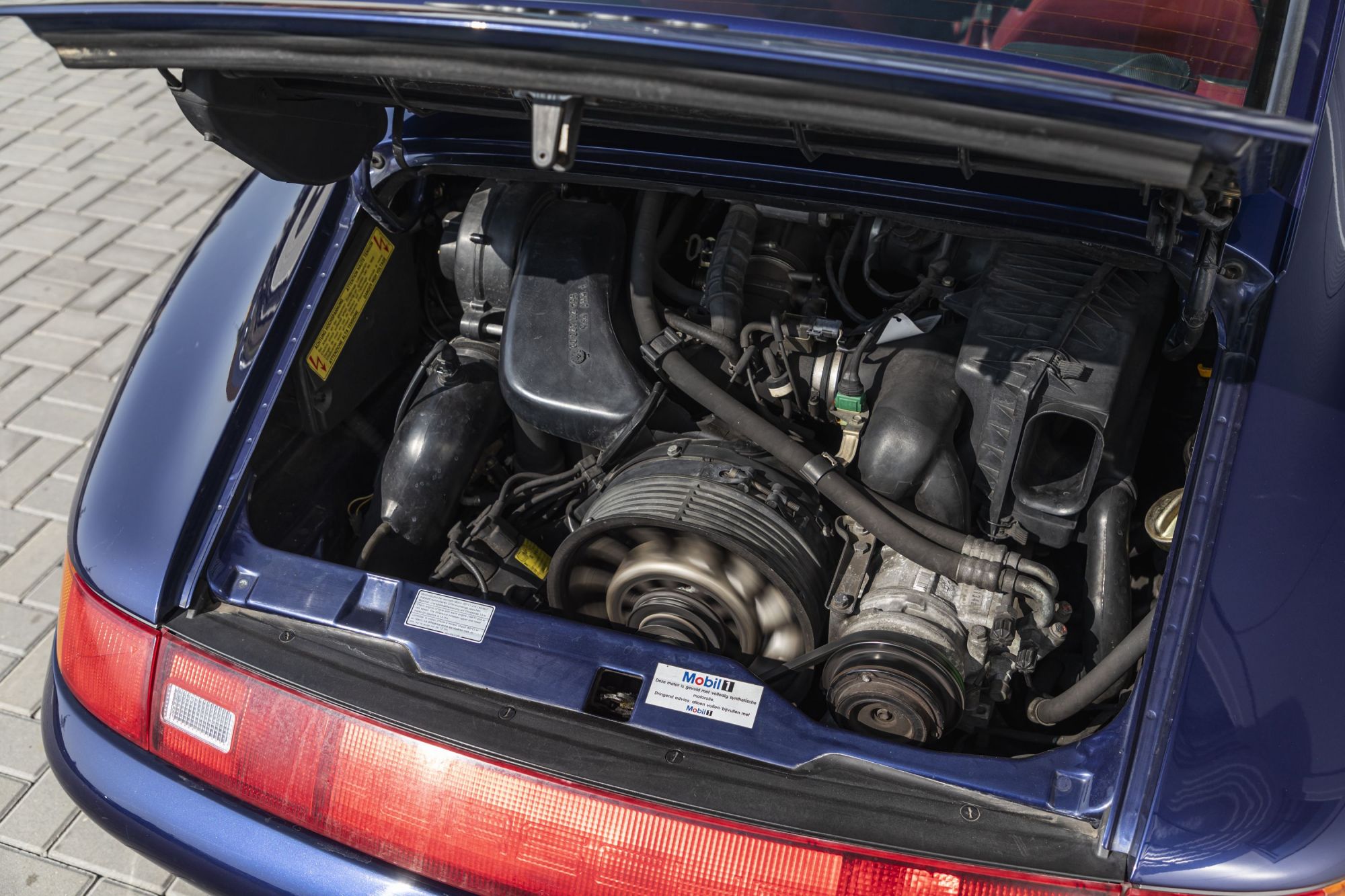 porsche-911-993-blue-2-auctomobile-20.jpg