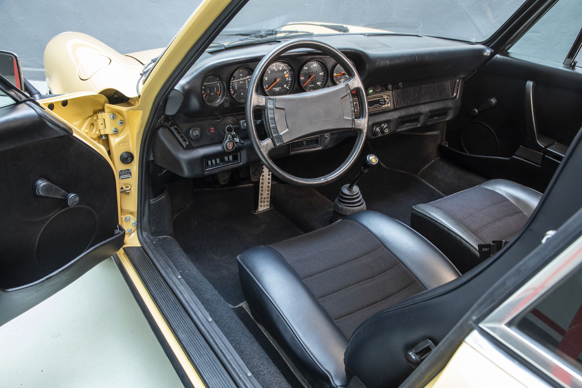 Porsche 911S sahara_12