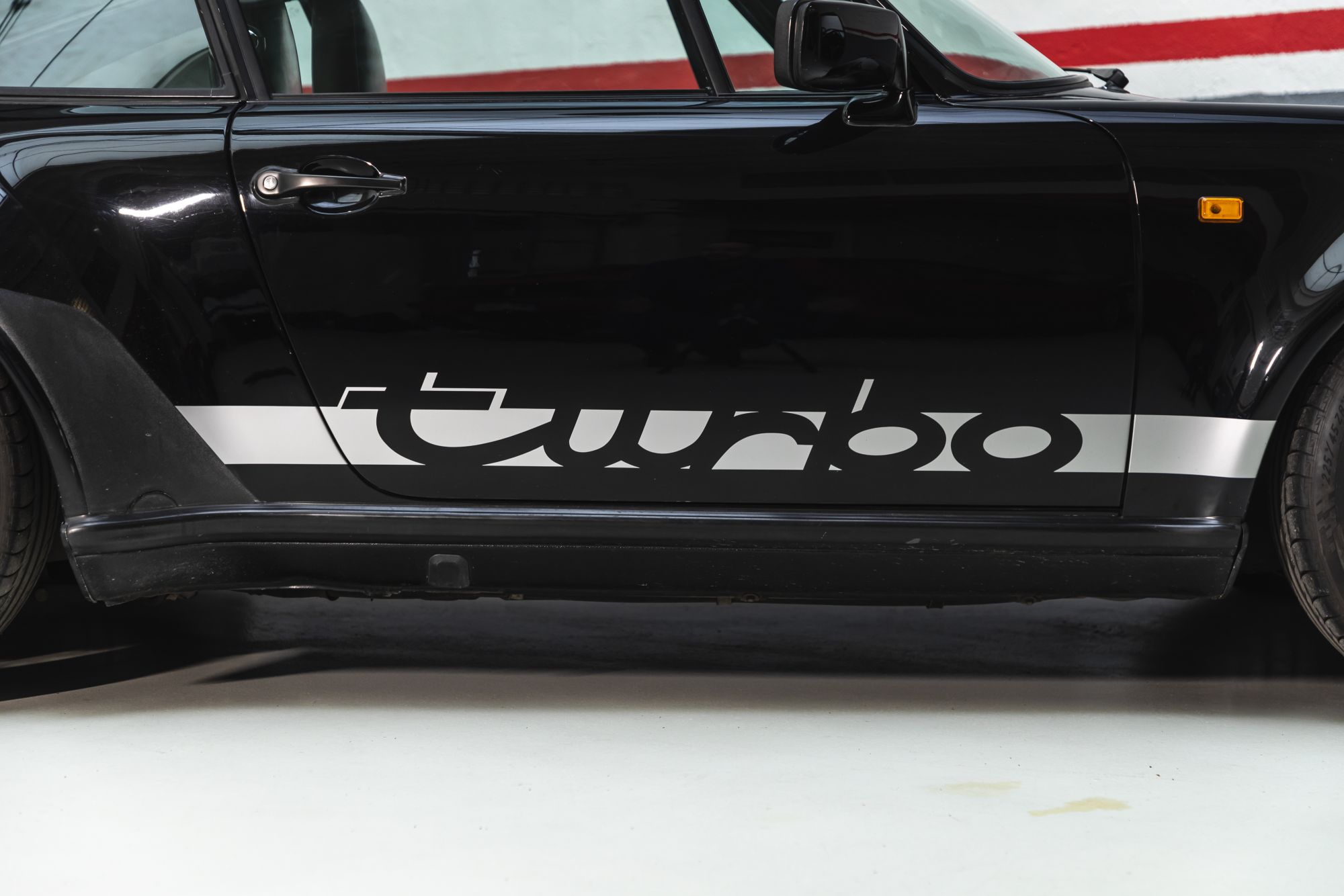 Porsche 930 Turbo black_4