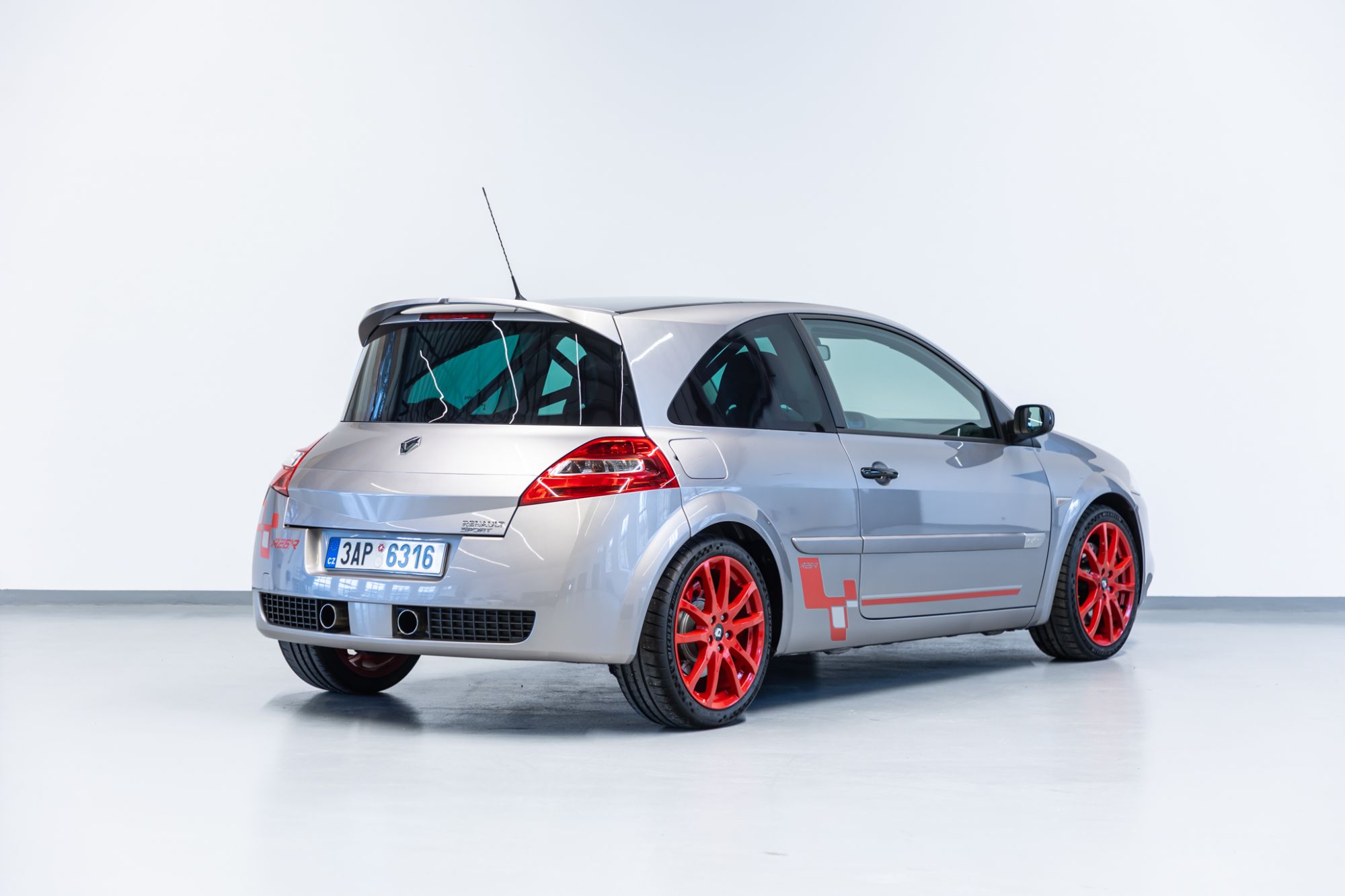 Renaul Megane R26R_5.JPG