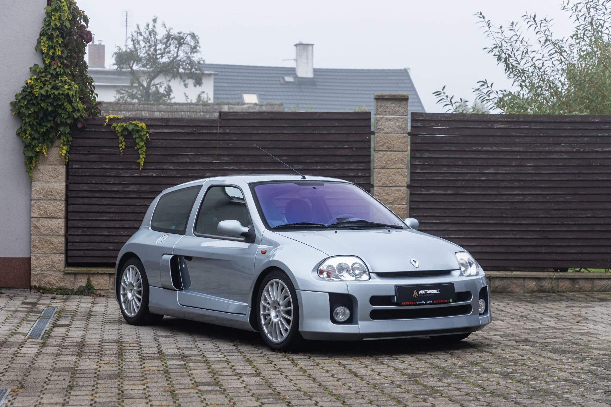 Renault Clio V6_86