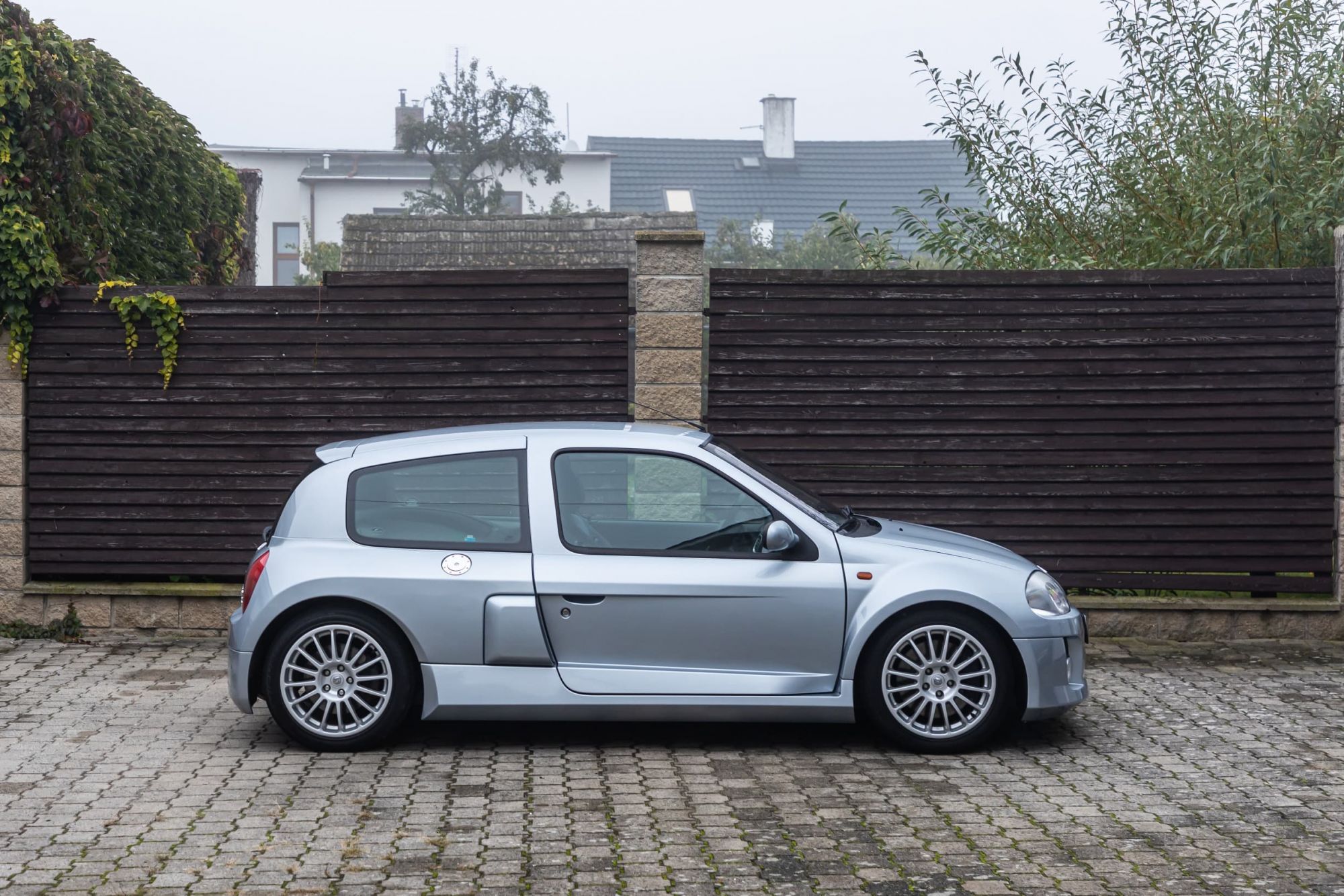Renault Clio V6_94