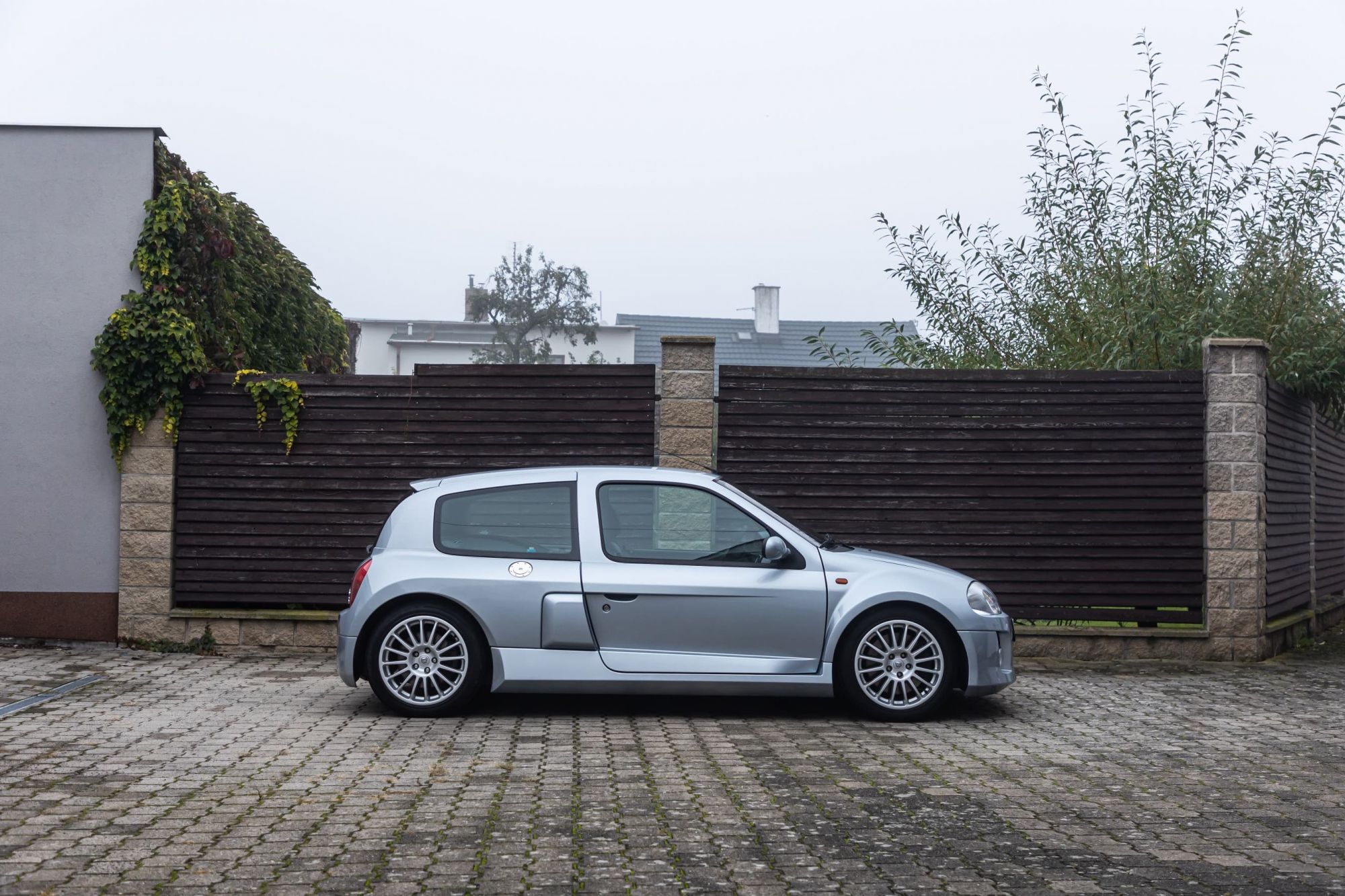 Renault Clio V6_96