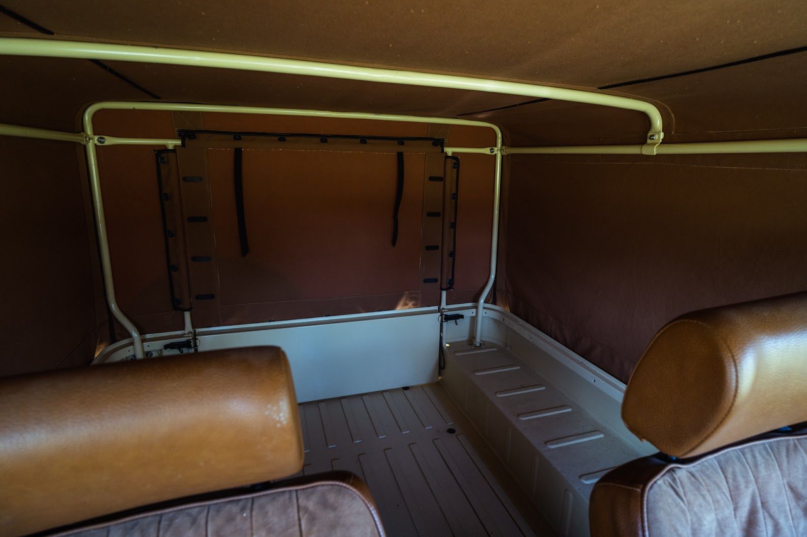 toyota-landcruiser-zluta-zmenseno-28-iwxh