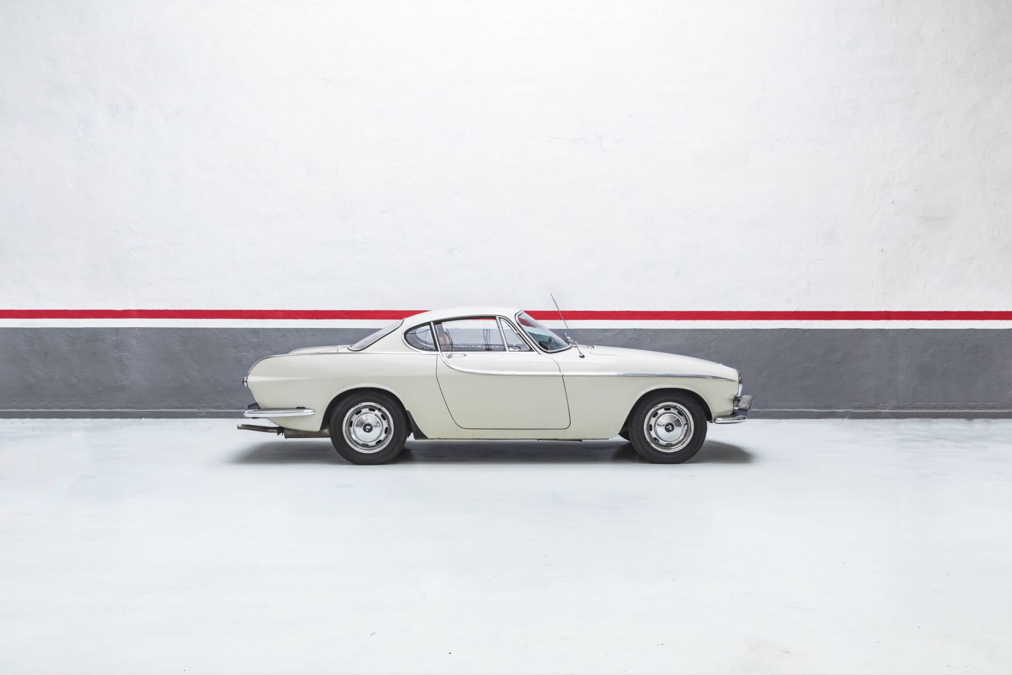 volvo-p1800-auctomobile.jpg